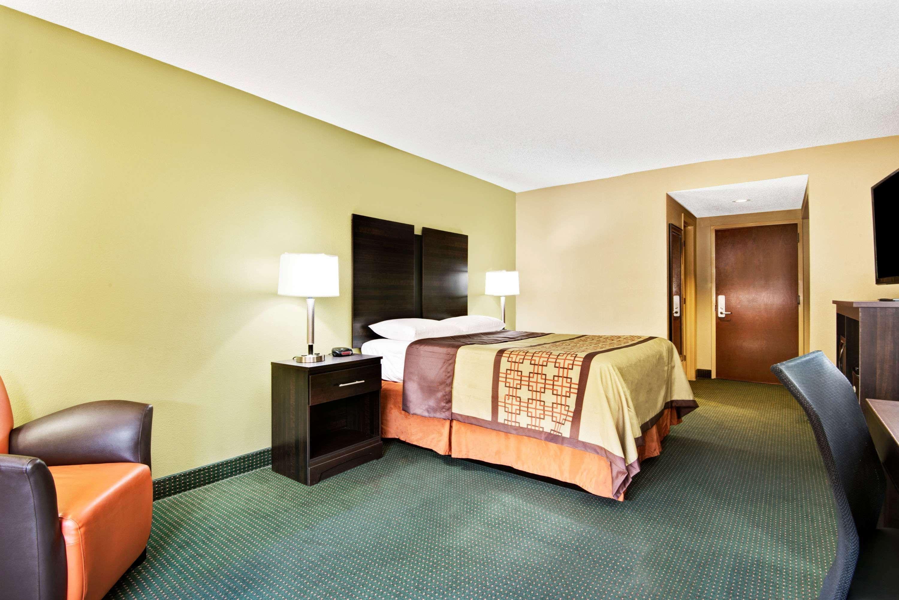 Hotel Super 8 By Wyndham Raleigh North East Extérieur photo